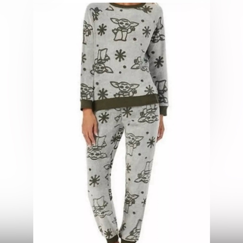 NWT Star Wars Grogu Womens’ Jogger Style 2 Piece Fleece Lounge / PJ Set Size Sm